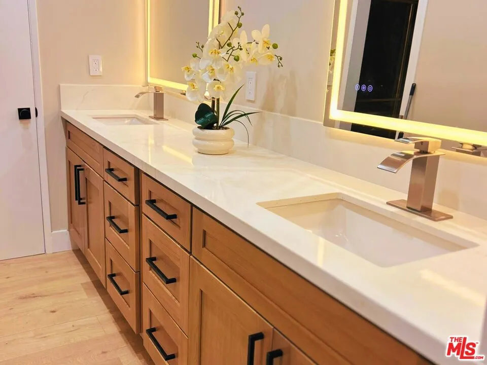 8701 Delgany Avenue #105 Playa del Rey, CA 90293