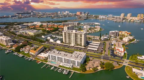 400 ISLAND WAY #212