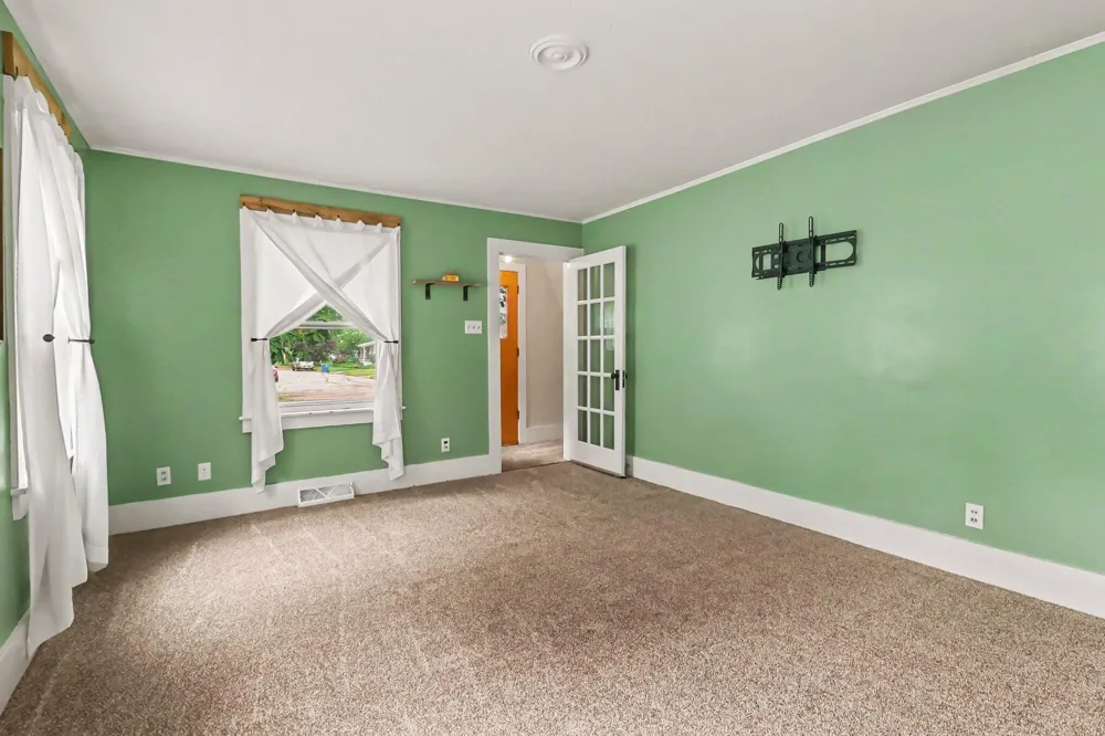 286 3rd Street Manistee, MI 49660