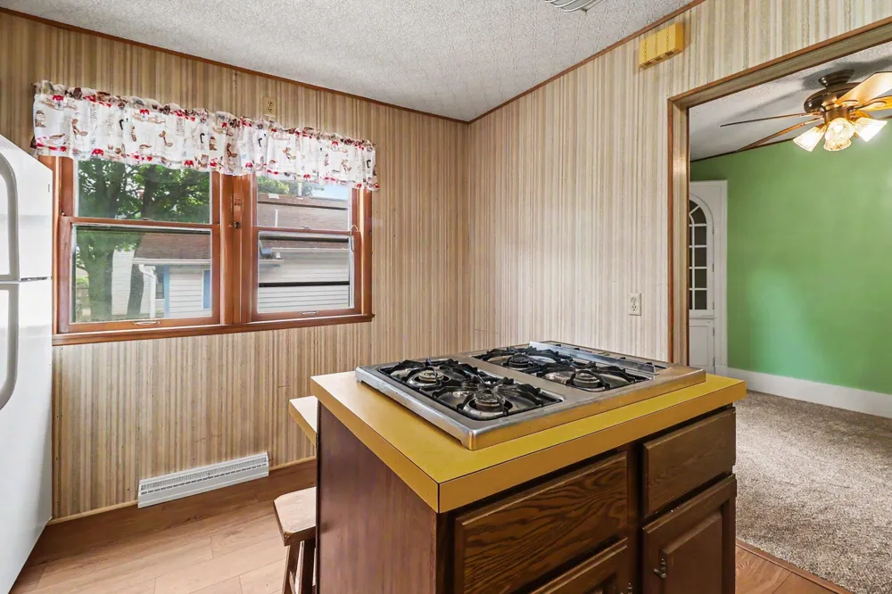 286 3rd Street Manistee, MI 49660