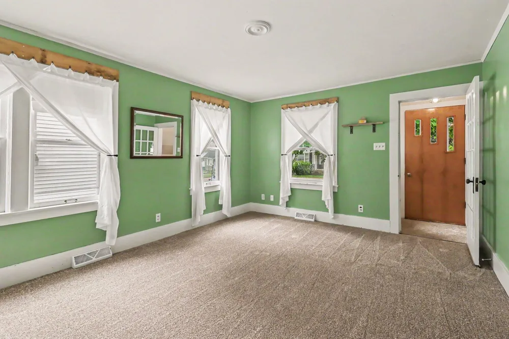 286 3rd Street Manistee, MI 49660