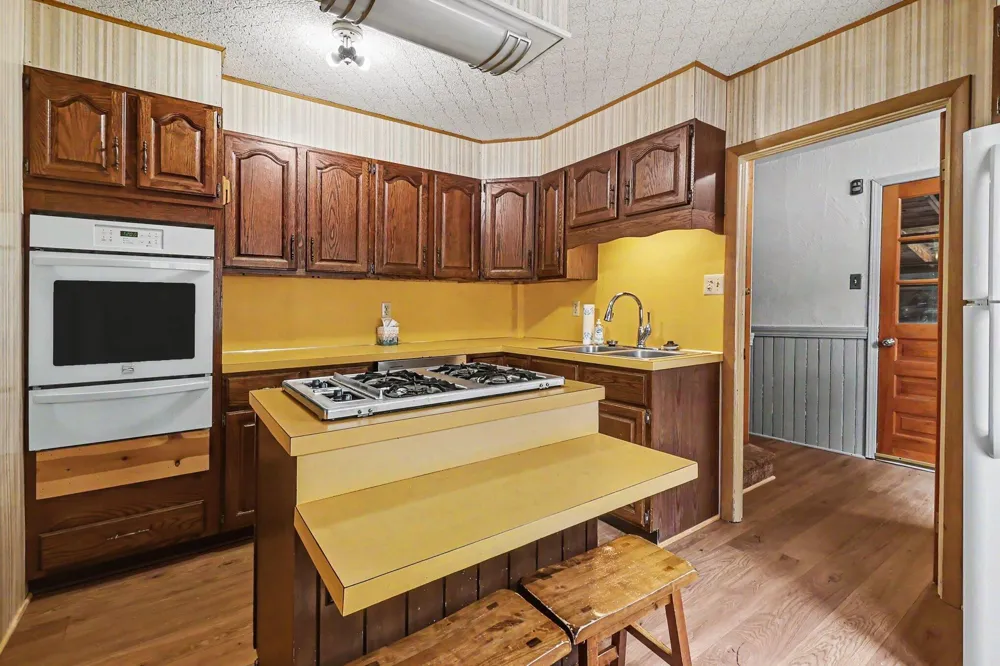 286 3rd Street Manistee, MI 49660