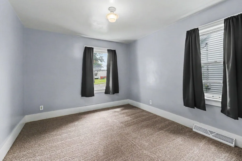 286 3rd Street Manistee, MI 49660