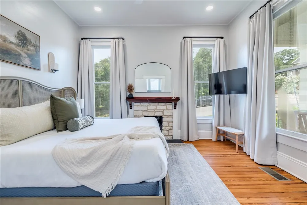 1317 Newning Avenue Austin, TX 78704