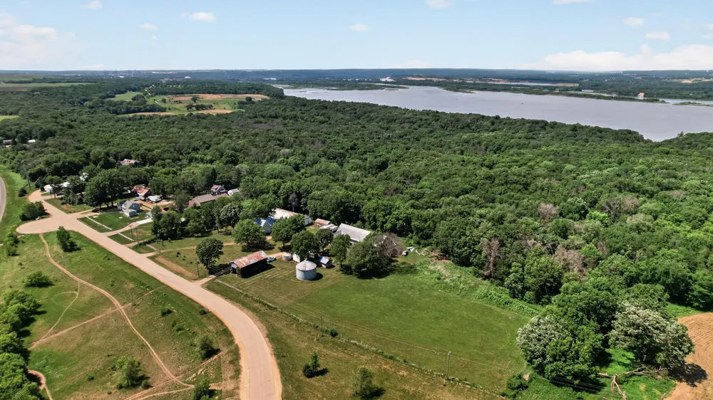 7635 Mississippi Trail Hastings, MN 55033