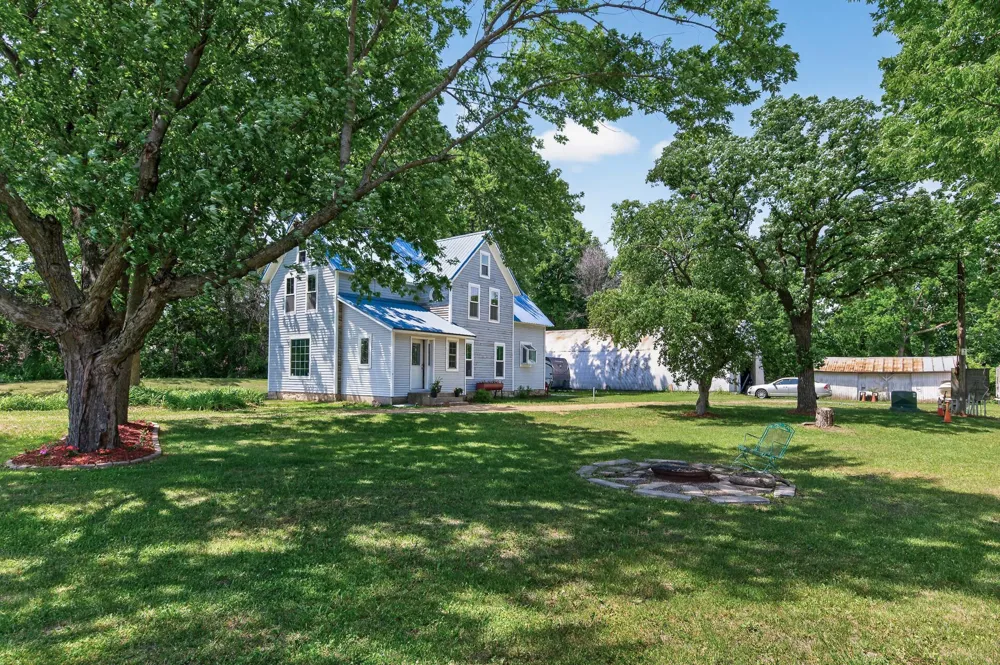 7635 Mississippi Trail Hastings, MN 55033
