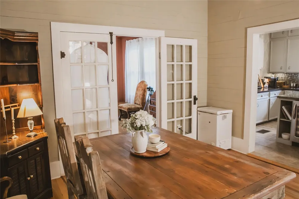 10753 Track Rd E Cat Spring, TX 78933
