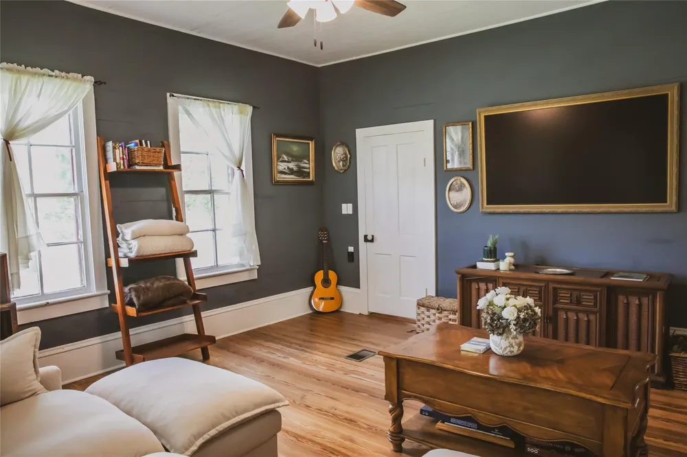 10753 Track Rd E Cat Spring, TX 78933