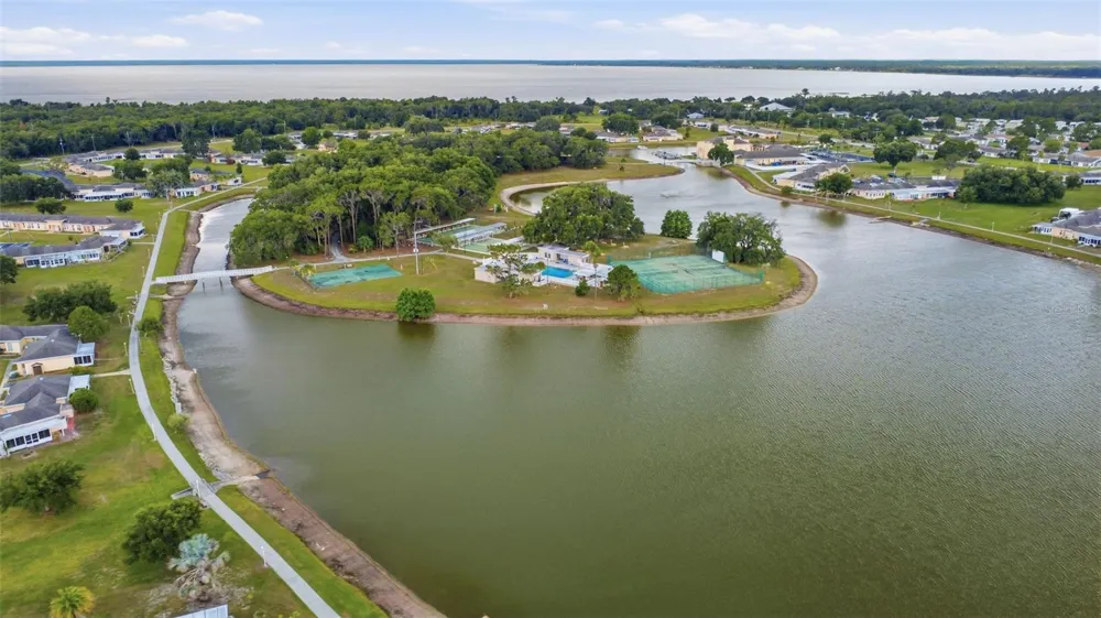 2629 CLUB CIRCLE #2629 Lake Wales, FL 33898