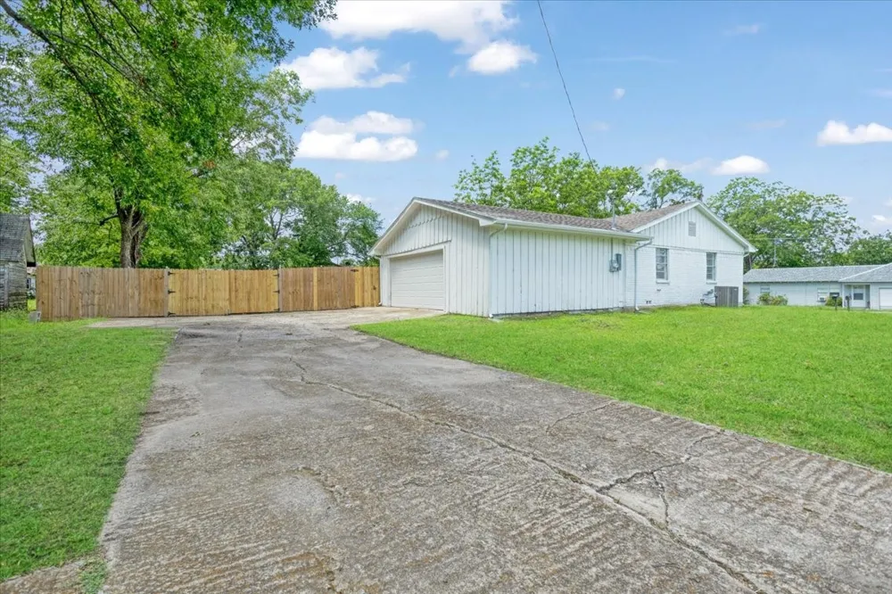 408 Gowdy Street Whitewright, TX 75491