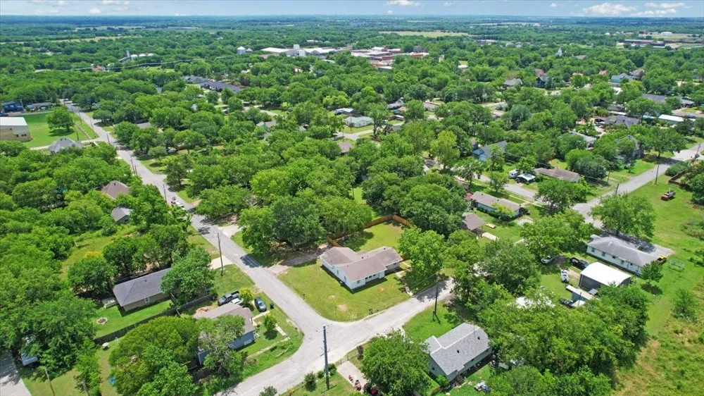 408 Gowdy Street Whitewright, TX 75491