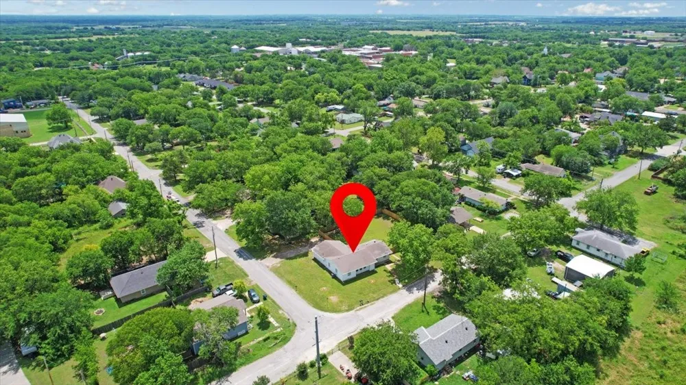 408 Gowdy Street Whitewright, TX 75491
