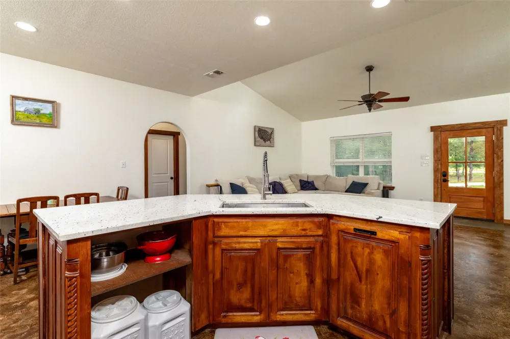 891 County Road 3592 Paradise, TX 76073