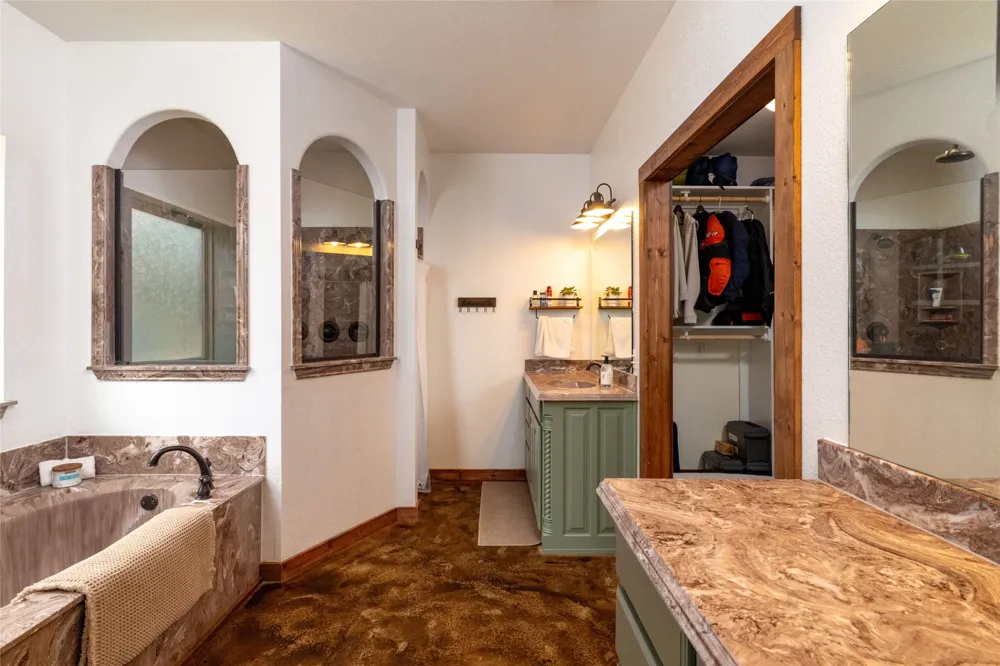 891 County Road 3592 Paradise, TX 76073