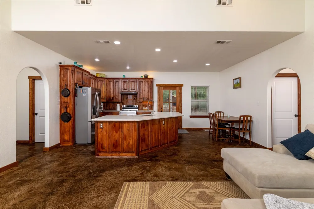 891 County Road 3592 Paradise, TX 76073
