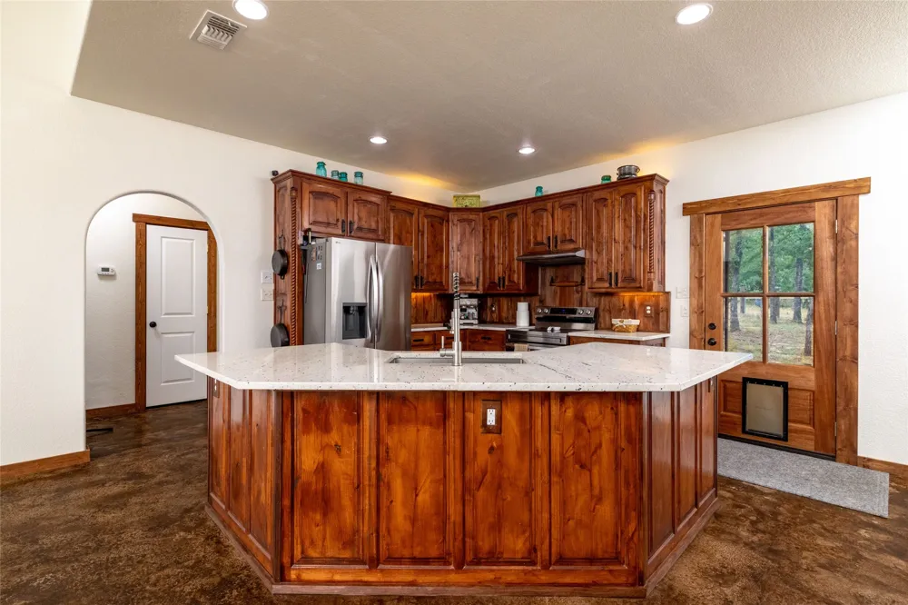 891 County Road 3592 Paradise, TX 76073
