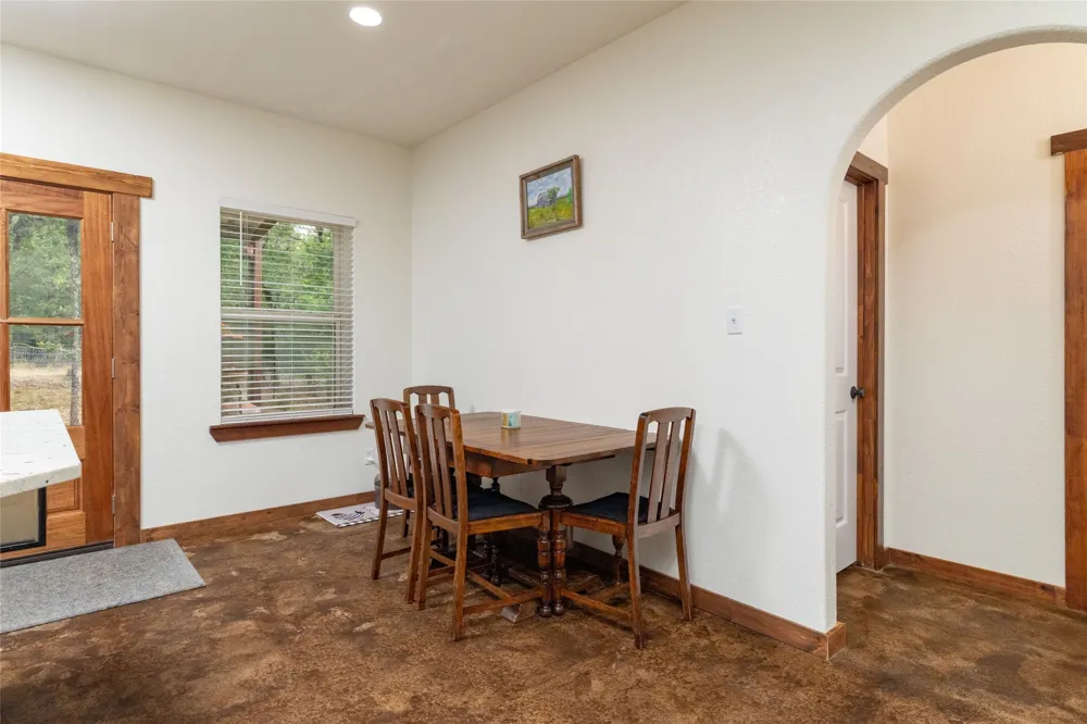 891 County Road 3592 Paradise, TX 76073
