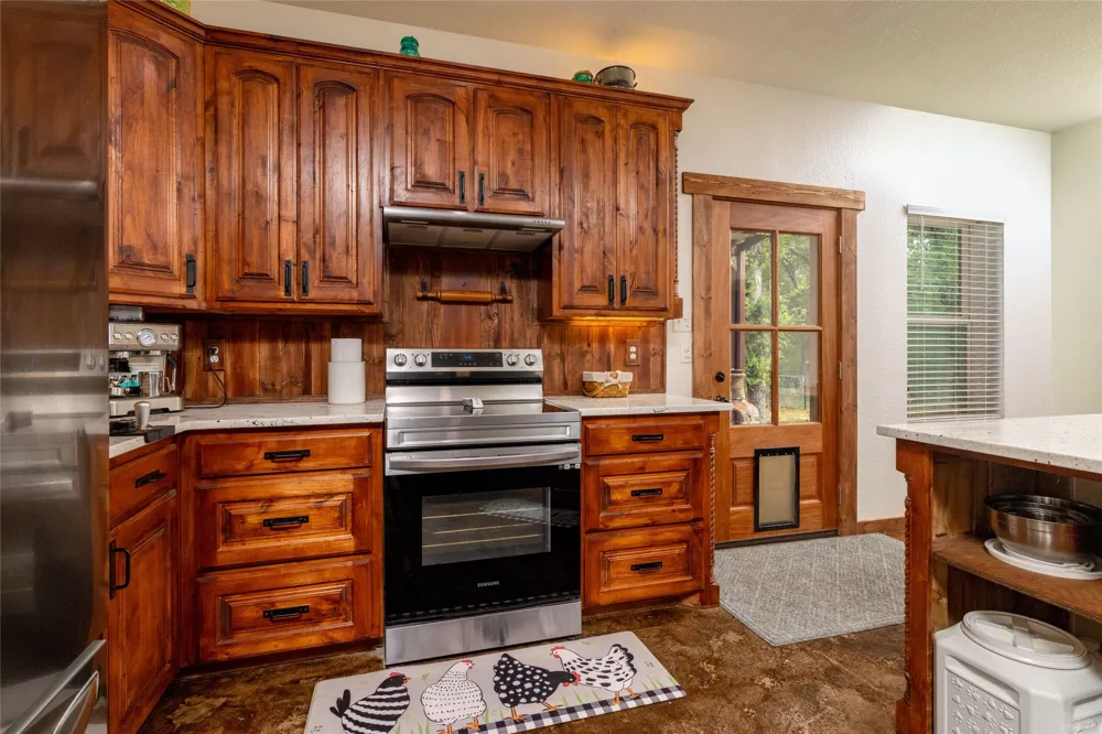 891 County Road 3592 Paradise, TX 76073