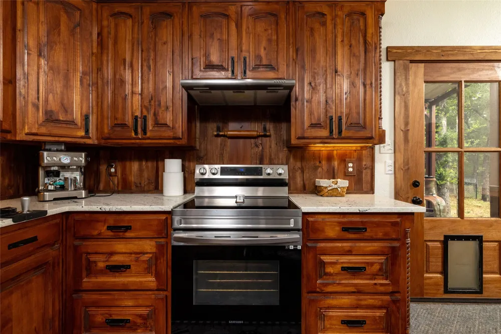 891 County Road 3592 Paradise, TX 76073