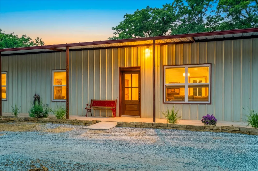 891 County Road 3592 Paradise, TX 76073