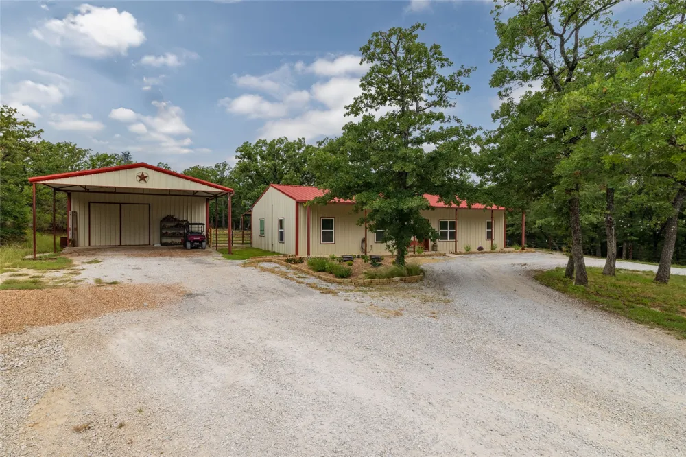 891 County Road 3592 Paradise, TX 76073