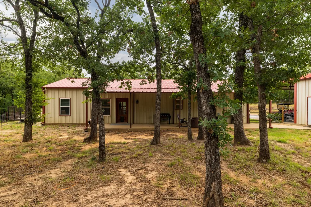 891 County Road 3592 Paradise, TX 76073