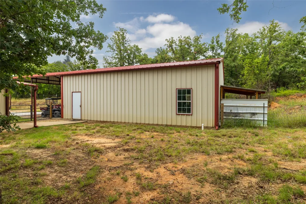 891 County Road 3592 Paradise, TX 76073