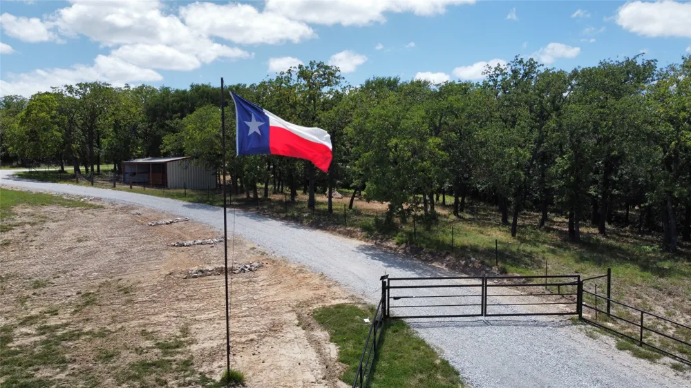 891 County Road 3592 Paradise, TX 76073