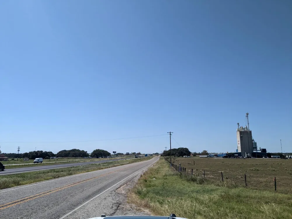 County Road Road Weimar, TX 78962