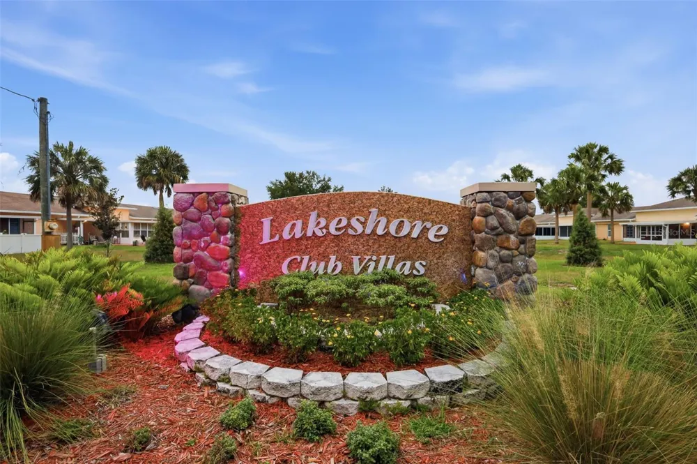 2607 CLUB CIRCLE #2607 Lake Wales, FL 33898