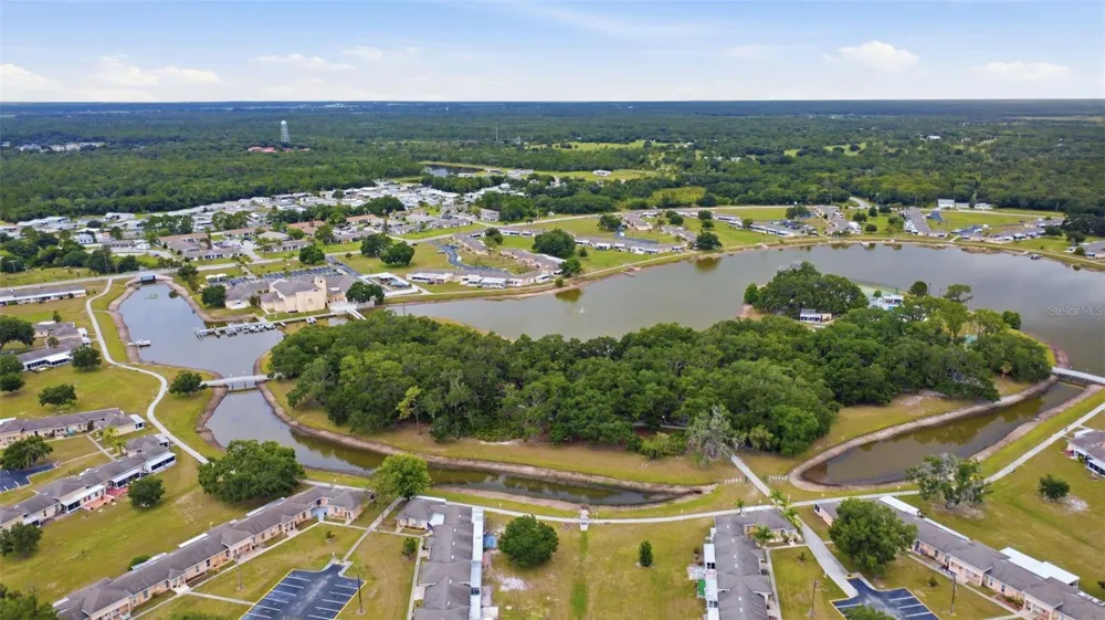2607 CLUB CIRCLE #2607 Lake Wales, FL 33898