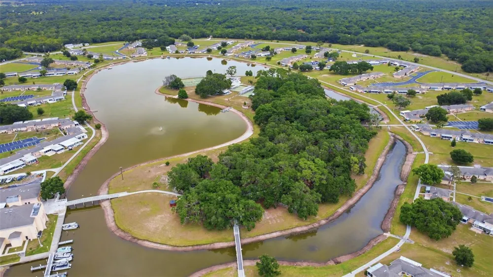 2607 CLUB CIRCLE #2607 Lake Wales, FL 33898
