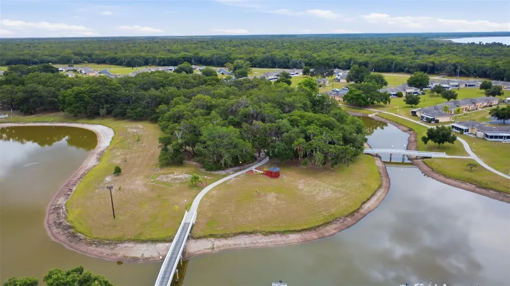 2607 CLUB CIRCLE #2607 Lake Wales, FL 33898