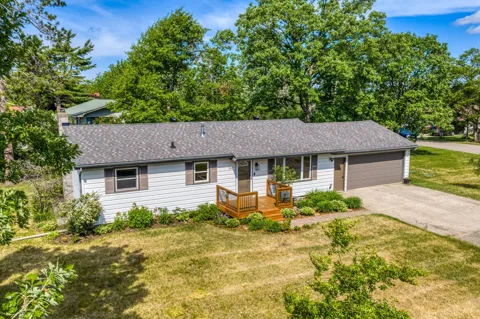 102 Robertson Drive NW