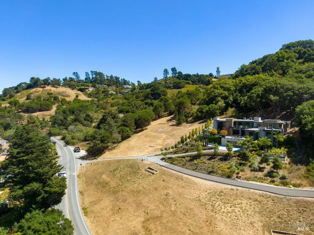 1 Trestle Glen Circle Tiburon, CA 94920
