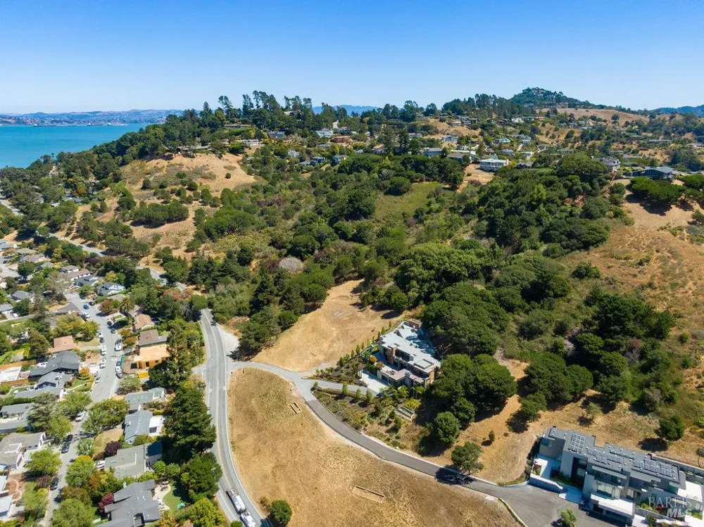 1 Trestle Glen Circle Tiburon, CA 94920