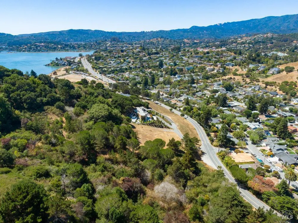1 Trestle Glen Circle Tiburon, CA 94920