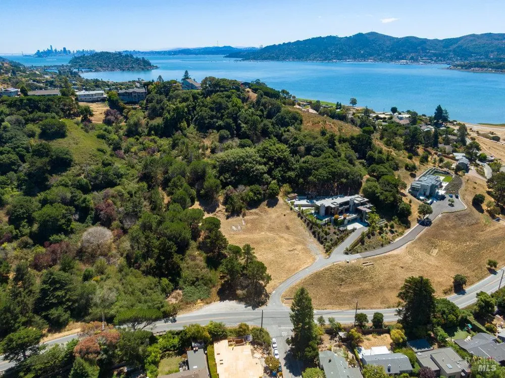1 Trestle Glen Circle Tiburon, CA 94920