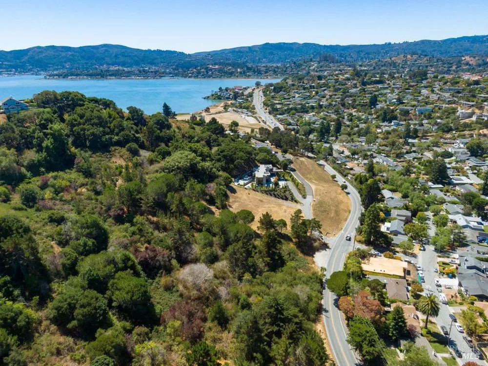 1 Trestle Glen Circle Tiburon, CA 94920