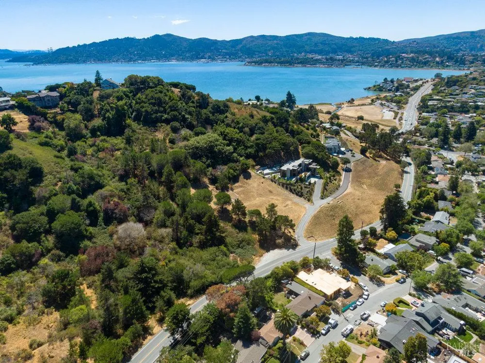 1 Trestle Glen Circle Tiburon, CA 94920