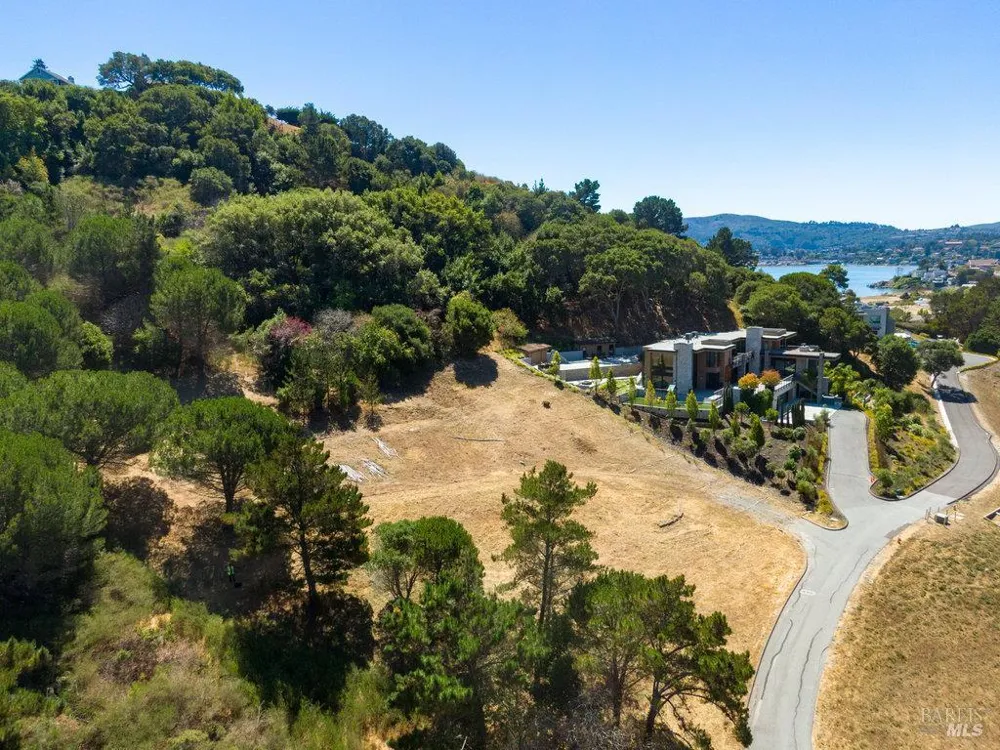 1 Trestle Glen Circle Tiburon, CA 94920