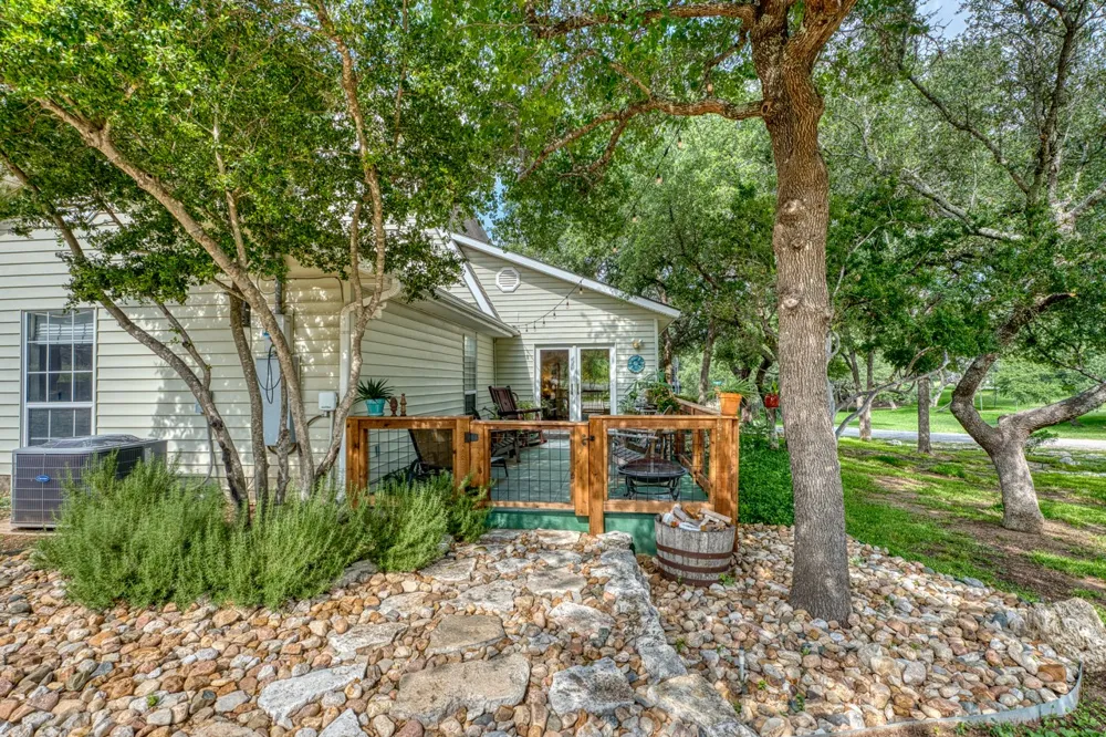 1106 Shorewood Drive Granite Shoals, TX 78654