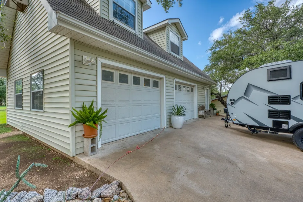 1106 Shorewood Drive Granite Shoals, TX 78654