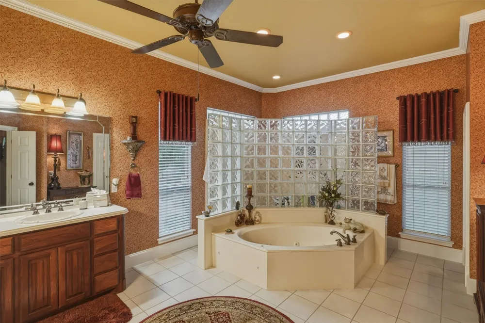 107 Nob Hill Lane Ovilla, TX 75154