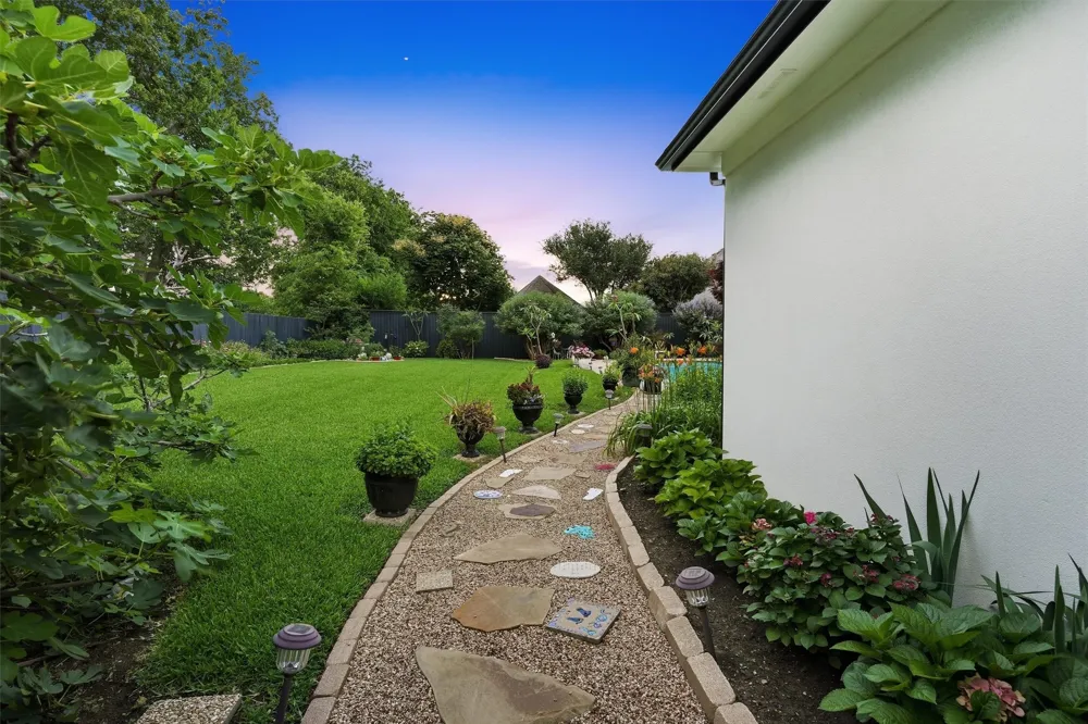 107 Nob Hill Lane Ovilla, TX 75154