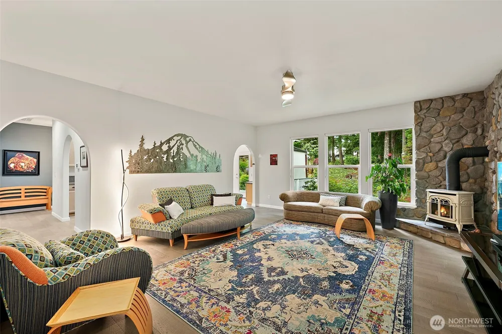 321 E Fairway Dr Allyn, WA 98524