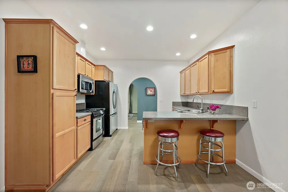 321 E Fairway Dr Allyn, WA 98524