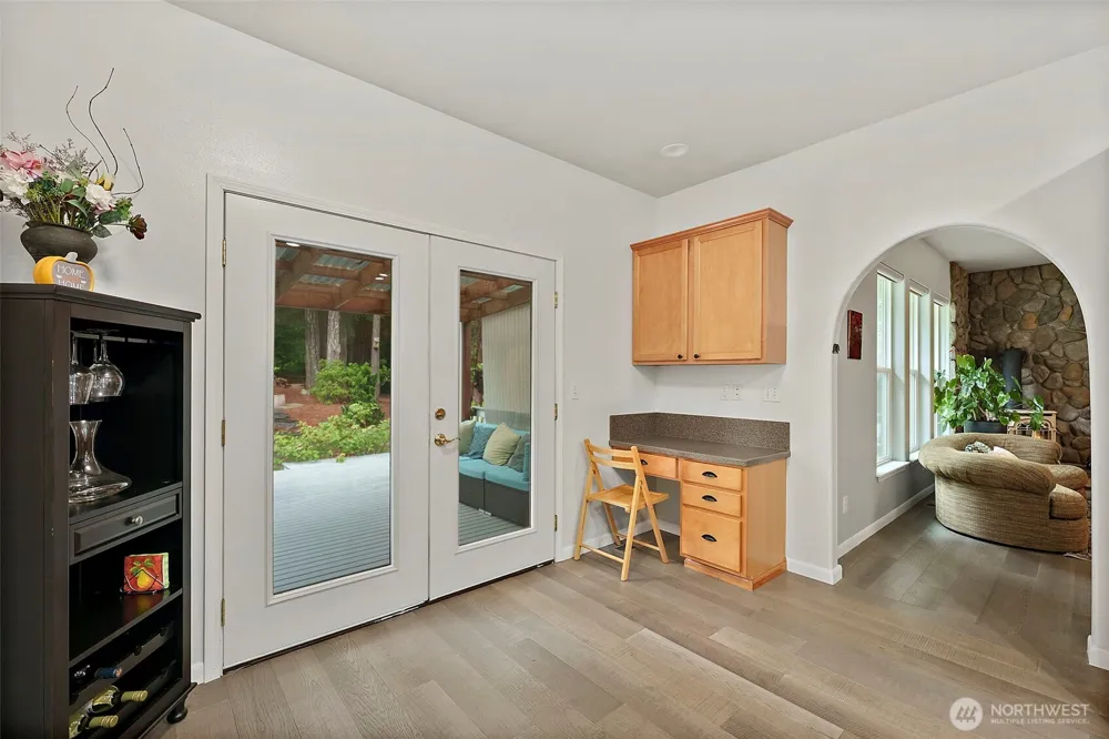 321 E Fairway Dr Allyn, WA 98524