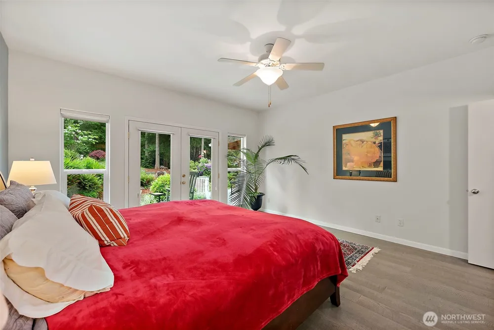 321 E Fairway Dr Allyn, WA 98524