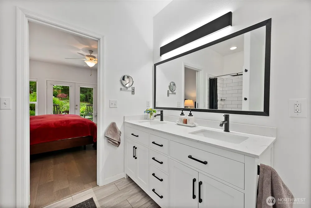 321 E Fairway Dr Allyn, WA 98524